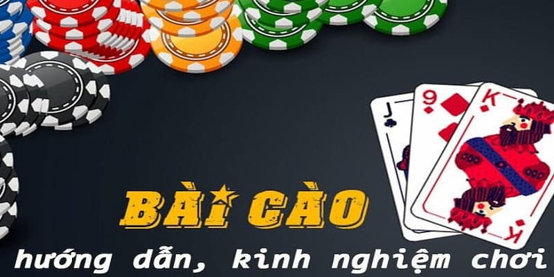 Người chơi xem xét bài và đưa ra quyết định hợp lý nhất